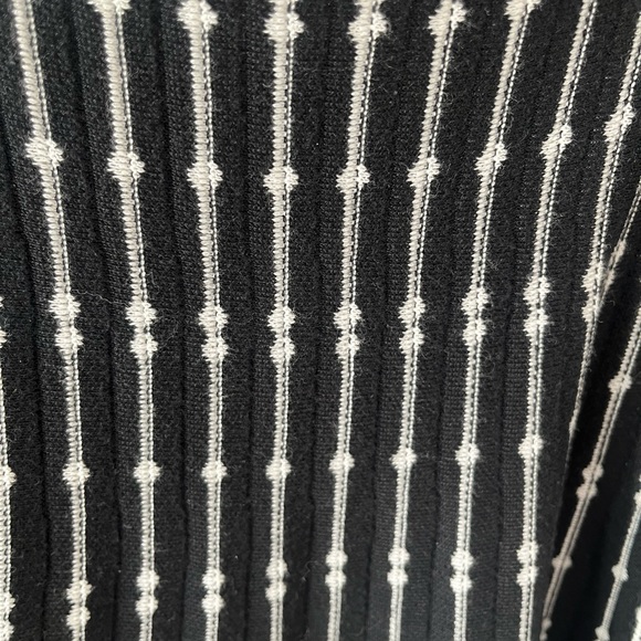 Max Studio Skirt - Picture 2 of 4